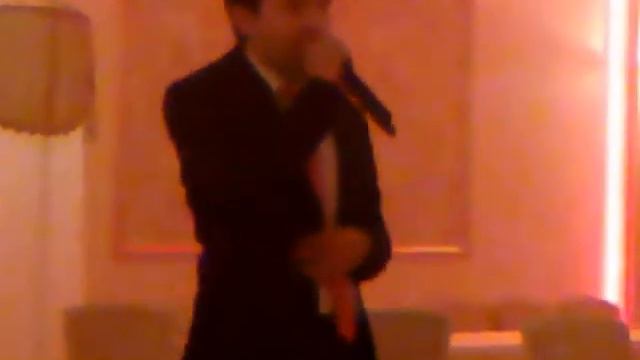 Брат поёт сестрёнке на свадьбе. смотреть онлайн