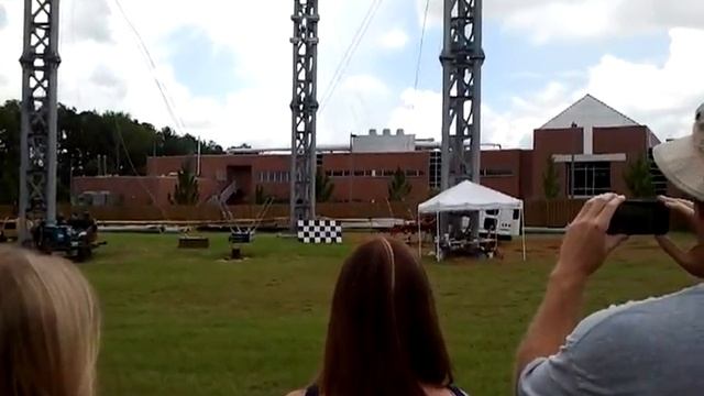 Mini bus crash test in Innovation Park смотреть онлайн