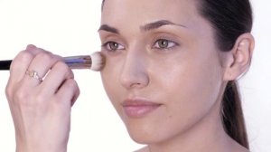 Как наносить: Крем пудра с матирующим эффектом