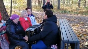 молодого чекиста  полюбила я