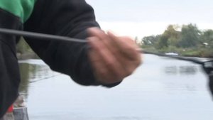 ОСЕНЬ и ПОПЛАВОК - как заставить ПРИКОРМКУ РАБОТАТЬ? / На рыбалку с Нормундом #143