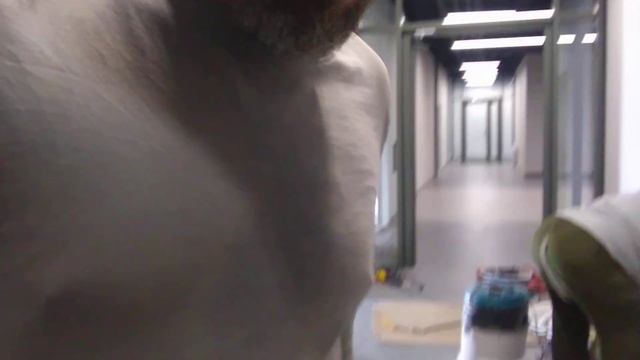 ещё у пары дверей срезали пороги и делаем основание чтобы прокатить груз на рохле. Новосибирск ✌️ смотреть онлайн