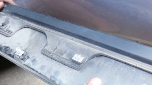 Снятие и установка пластиковой накладки на дверь Honda CR-V 3