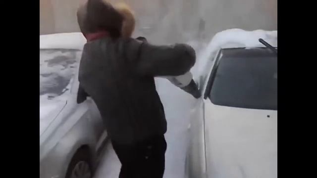 Как очистить машину от снега за 1 минуту смотреть онлайн