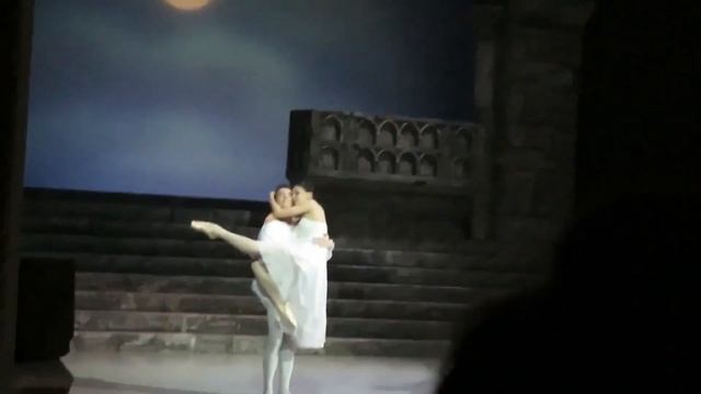 Natalia Osipova & Nikita Chetverikov - Romeo and Juliet: Balcony Scene (Perm Theater) смотреть онлайн