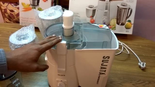 Philips juicer vs Sujata Powermatic Plus juicer смотреть онлайн