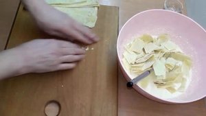 Быстрый пирог из лаваша с творогом и сыром