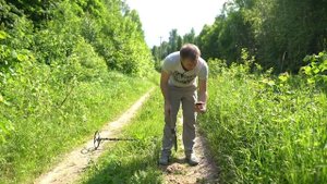 Металлоискатель Ultrascan коп в лесу, на дороге. Метаскан