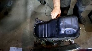 91   Устанавливаем  поддон двигателя  Джили МК  копия  двгателя TOYOT A4 FE