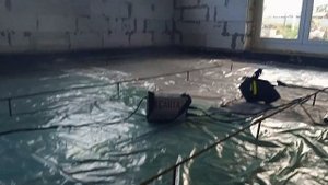 полы по грунту_зал, установка маяков