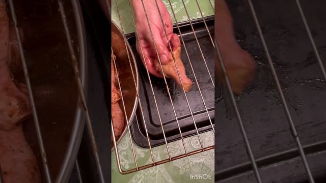 Куриная голень в духовке на решетке