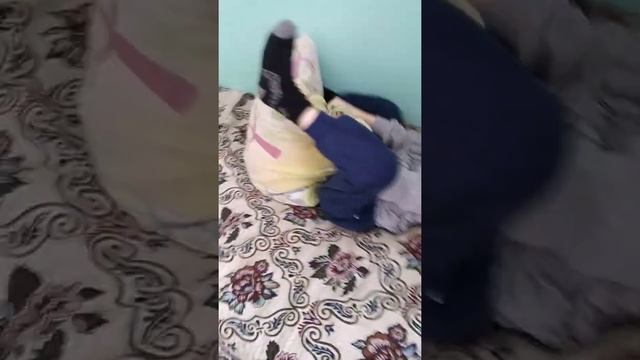 Мальчик с подушкой/1на1/Смотреть всем!!!