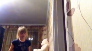 Обучалка стойка на руках возле стены