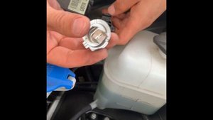 How to change low beam head light bulb on Kia Sorento 2016