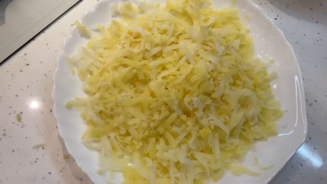 Салат со шпротами.Как вкусно приготовить эпизод №1185