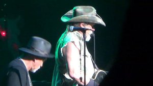 Ted Nugent- Cat Scratch Fever (Live at DTE 2013)
