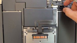 Решили заклеить плёнку на матрицу получили минус дисплей MacBook Air 13 2020 A2337 M1 Processor