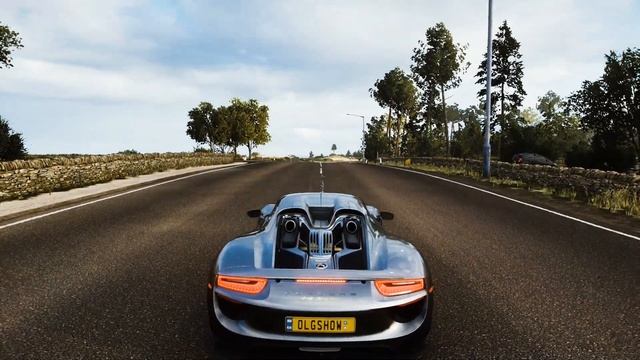 AMAZING Porsche 918 Spyder vs Offroad смотреть онлайн