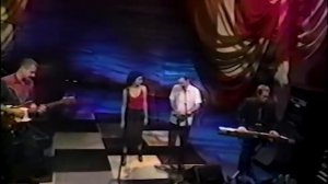PJ Harvey - A Perfect Day Elise (live Leno 1998) (HQ)