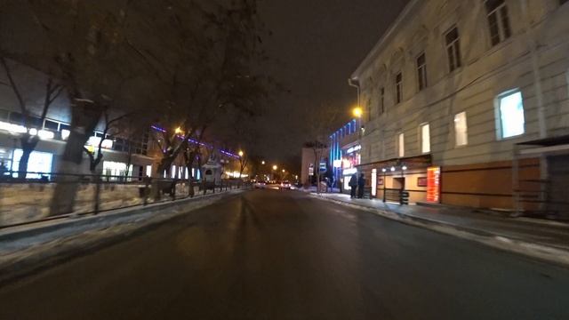 Астрахань с колёс автомобиля ночью.