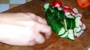 Салат за 5 минут. Готовлю неделю и не надоедает. Очень вкусно