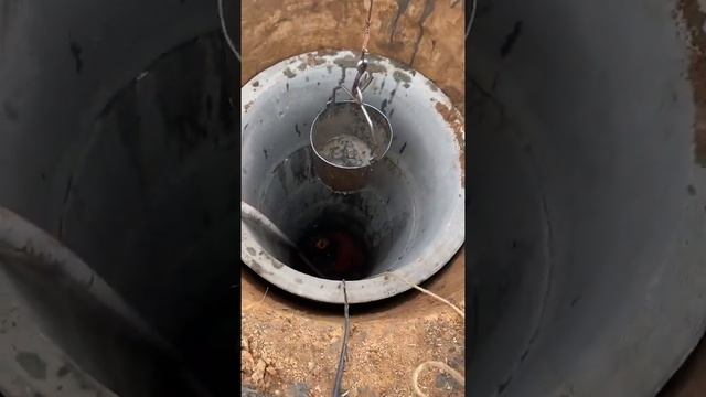 Копка колодца в тяжелых условиях - По пояс в воде. Финальные работы по копке колодца