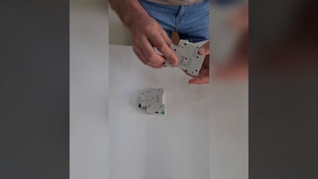 Schneider electric vs System electric - Видео сравнение !