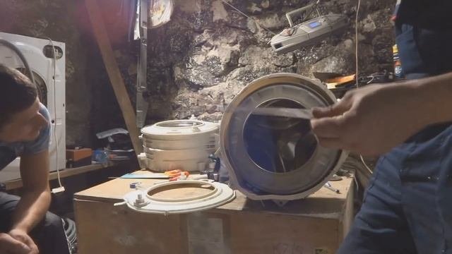 Электропила & ручной пилы=) Разпил неразборного бака Ariston и Indesit часть 1