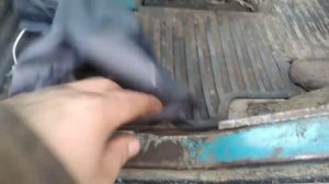 Замена временного чехла рычага КПП на постоянный от ВАЗ 2106