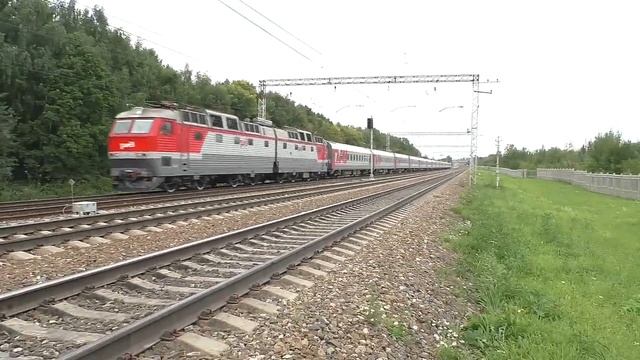 Электровоз ЧС7-108 (ТЧЭ-1) со скоростным поездом "Дневной экспресс" № 741А, Москва - Белгород.. смотреть онлайн