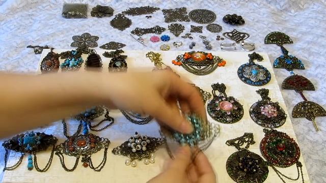 80 винтажных украшений на филиграни. Большая коллекция брошей и кулонов ручной работы.