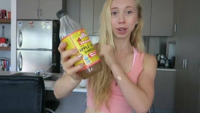 FLAT STOMACH TIPS & TRICKS | How to Reduce Bloating & Feel Leaner смотреть онлайн