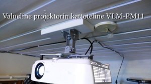 Vertaillaan velipojan kanssa tykkejä... eiku siis projektoreita