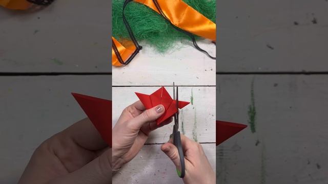Гвоздика из бумаги Поделки ко дню Победы #поделки #деньпобеды смотреть онлайн