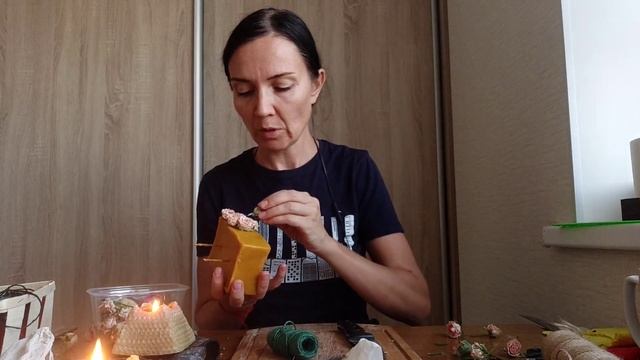 Свеча из воска с розой. Свеча в подарок. Заливная свеча.