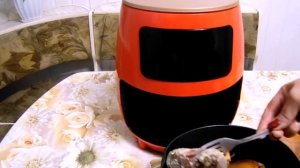 Приготовление в аэрогриле сочных и румяных куриных бедрышек с картофелем.