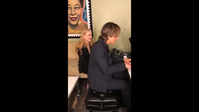 Счастливая Николь Кидман беременна от Кита Урбана смотреть онлайн