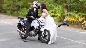 Поздравление в стихах на байкерскую свадьбу. Подарок от друзей.