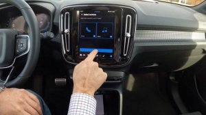 How to connect wireless device to Volvo XC40 and C40 Recharge 2022