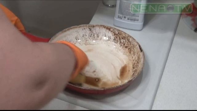 Чистим сковороду с керамическим покрытием. Неудачная попытка смотреть онлайн