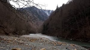 Природа Кавказа Карачаево-Черкессия дорога на посёлок Пхия Загидан Рожкао вдоль реки Большая Лаба