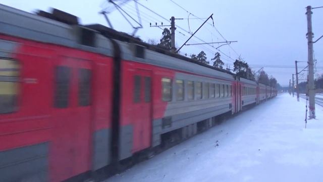 Видеомикс #27 Зимние поезда Ярославского хода / последние ЧС7-е, два ВЛ11-х, зелёный ЧМЭ3 и ЭД4М смотреть онлайн