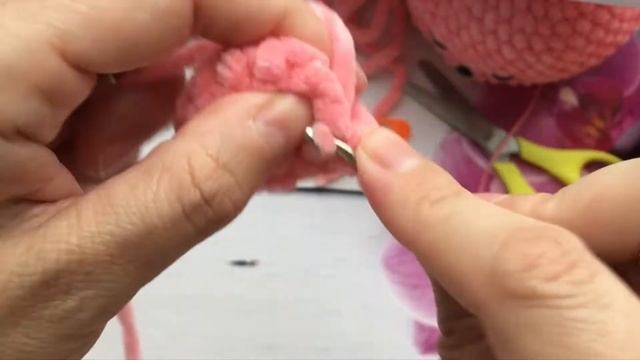 Вяжу пижамницу. Вислоухая кошечка. Плюшевая пряжа. Ч 4. Уши, лапы, хвост. Мастер-класс