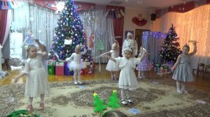 Танец снежинок Средняя Б группа Новогодний утренник-2019