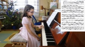 Марианна Лемешкина, 8 лет. И.С.Бах. Прелюдия и фугетта ре минор.