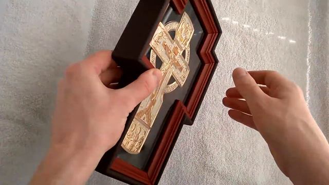 Крест Питерский в фигурном киоте смотреть онлайн