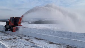 Шнекороторный снегопогрузчик UM-Truck. Расчистка снега