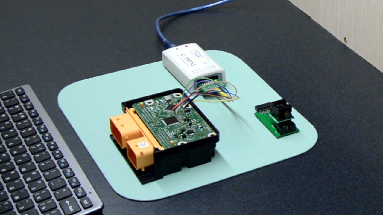 KIA airbag (MCU R7F7***) crash clear by GCT-software смотреть онлайн