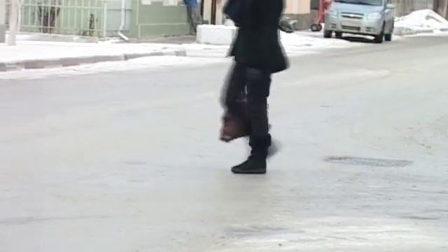 В декабре два десятка феодосийцев пострадали из-за гололеда смотреть онлайн