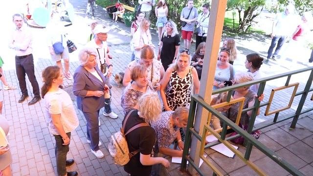 Закрыть нельзя оставить